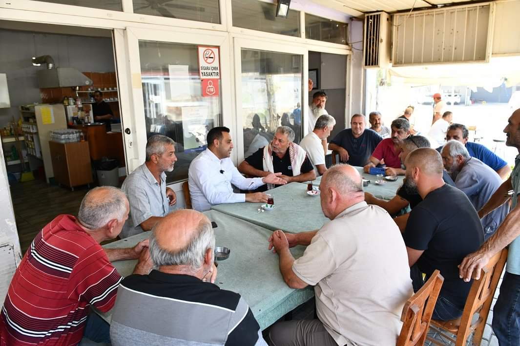 Kısa süre önce Kaklıç Mahallesi’nde gerçekleştirdiği saha ziyareti esnasında vatandaşların yol düzenlemesi talebini alan Başkan Yıldız, kısa süre içinde bu talebi yerine getirdi. Çiğli Belediyesi ve İzmir Büyükşehir Belediyesi ekipleri, Kaklıç İzmir Caddesi’nde çalışmaların startını verdi. Mahalleye bağlantı sağlayan İzmir Caddesi kavşağından köyün sonuna kadar yapılacak yolun kazı çalışmalarına başlanırken, asfaltlama çalışmalarının da en kısa sürede tamamlanması planlanıyor.