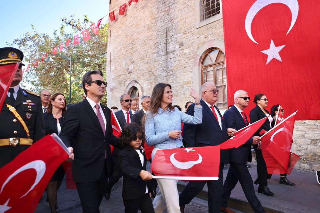 Çeşme Belediye Başkanı Lal Denizli; "Cumhuriyet ilelebet payidar kalacak"