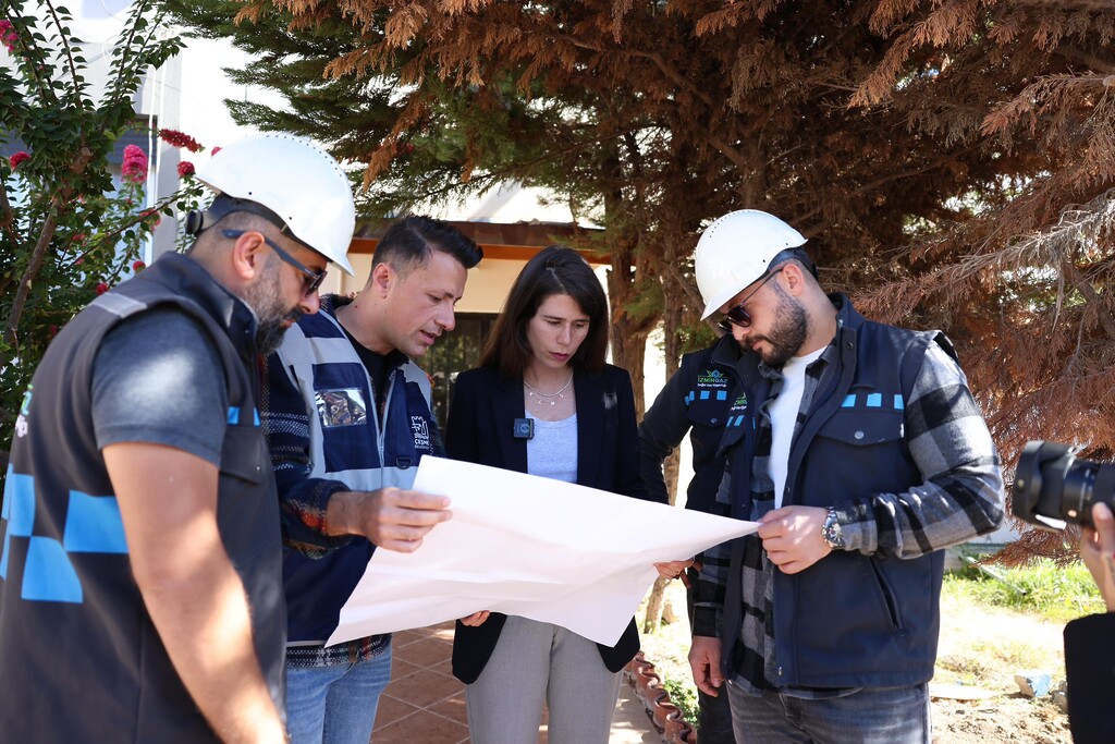 Çeşme'de doğalgaz için ilk kazma vuruldu