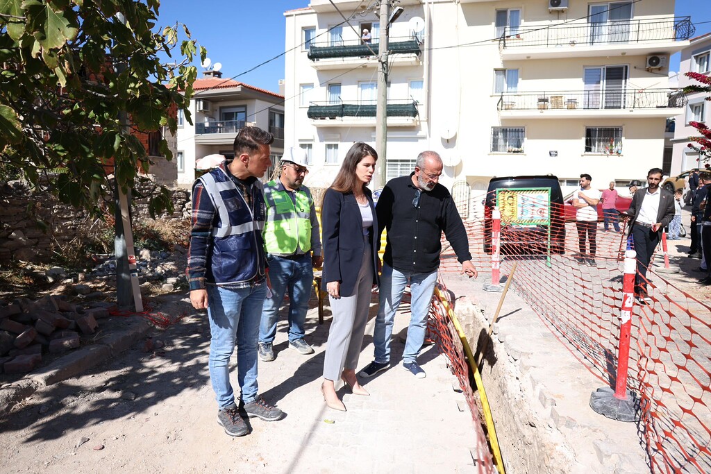 Çeşme'de doğalgaz için ilk kazma vuruldu