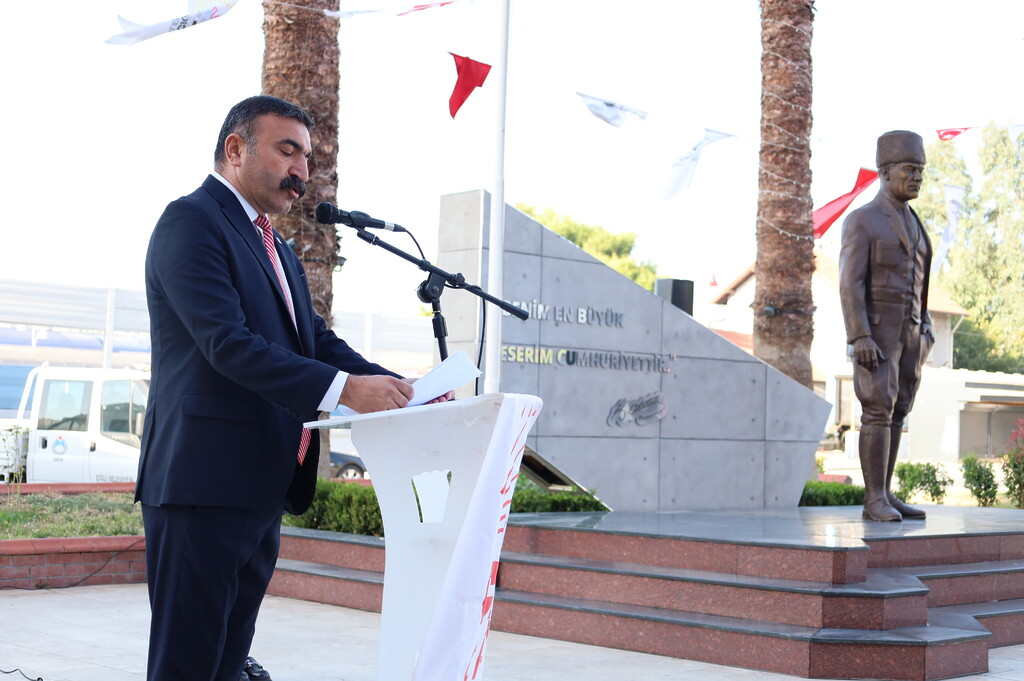 CHP Çiğli İlçe Örgütü Cumhuriyet Bayramı'nı kutladı