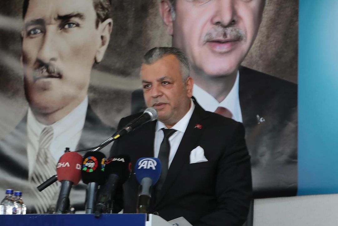 AK Parti Çiğli'de Oktay Özdemir'le yola devam.