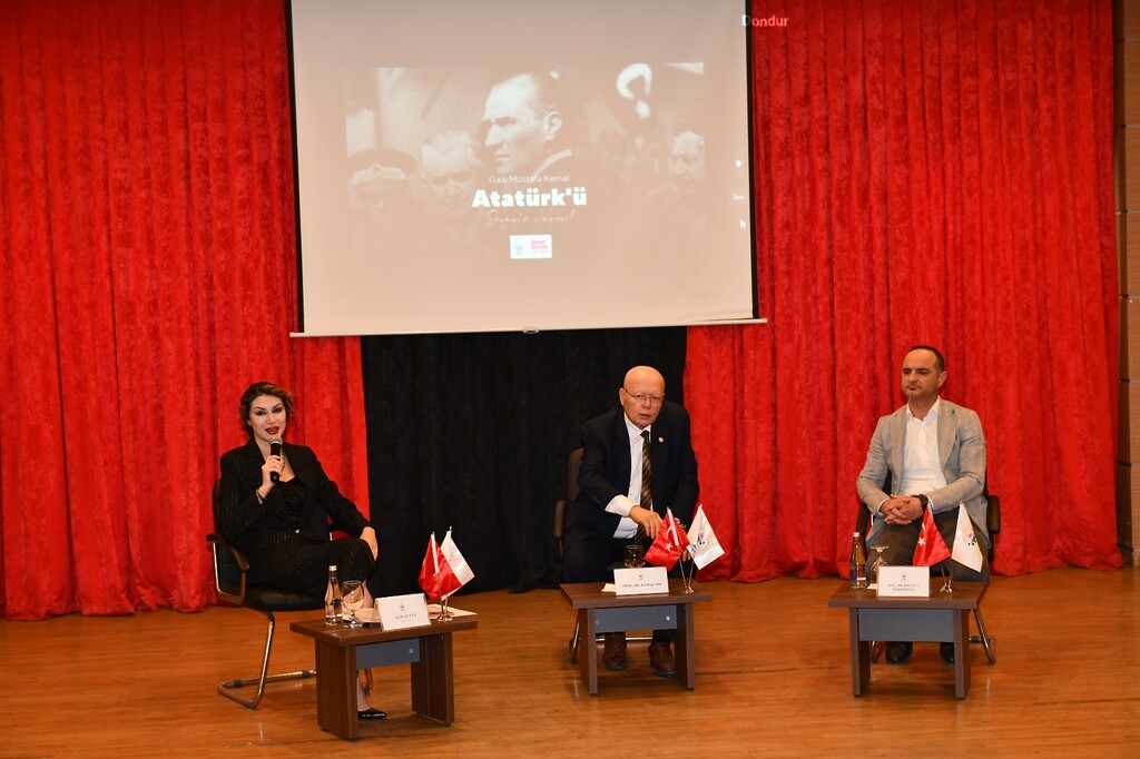 Çiğli'de Atatürk Belgeseline Büyül ilgi