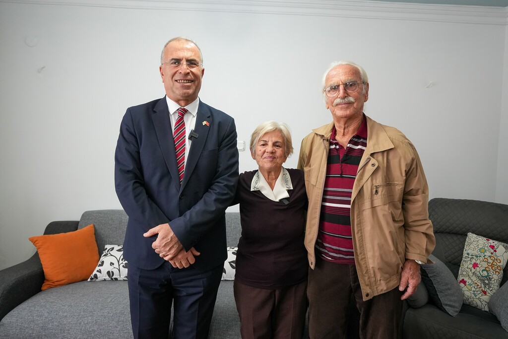 Başkan Ünal Işık'tan Lise Öğretmenine Ziyaret