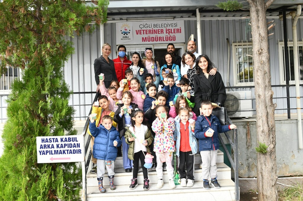 Çiğli Belediyesi'nden miniklere hayvan sevgisi semineri