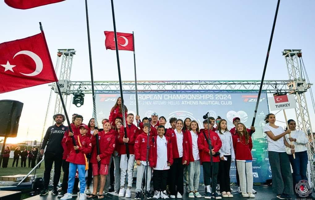 Ayvalıklı sporcular Nurhayat Güven, Eşref Jale, Halil İbrahim Yılmaz ve Duru Babayiğit, ülkemizi, Ayvalık'ı en iyi şekilde temsil etti.