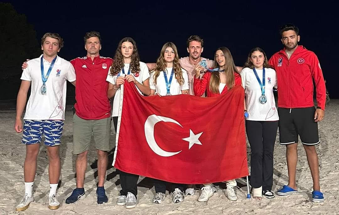 Ayvalıklı sporcular Nurhayat Güven, Eşref Jale, Halil İbrahim Yılmaz ve Duru Babayiğit, ülkemizi, Ayvalık'ı en iyi şekilde temsil etti.