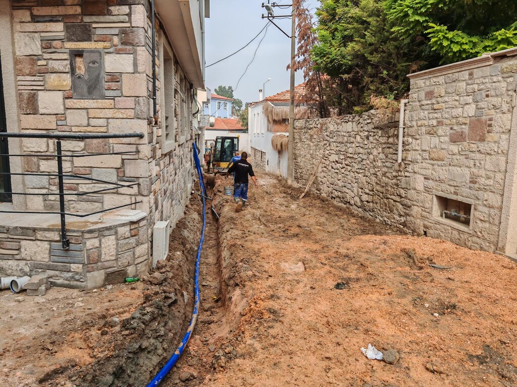 İZSU'dan Urla'nın 2 mahallesine yeni içme suyu hattı.