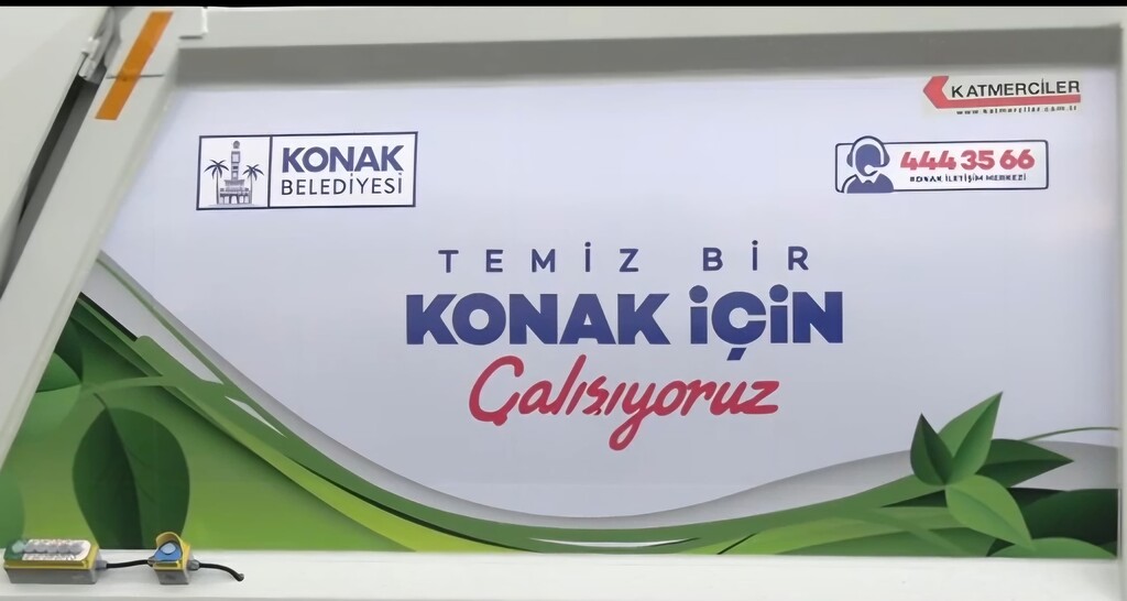 AK Parti Konak İlçe başkanı Mehmet Sait Başdaş, Konak Belediye Başkanı Nilüfer ÇınarlıMutlu'yu hukuk tanımamazlıkla suçladı.