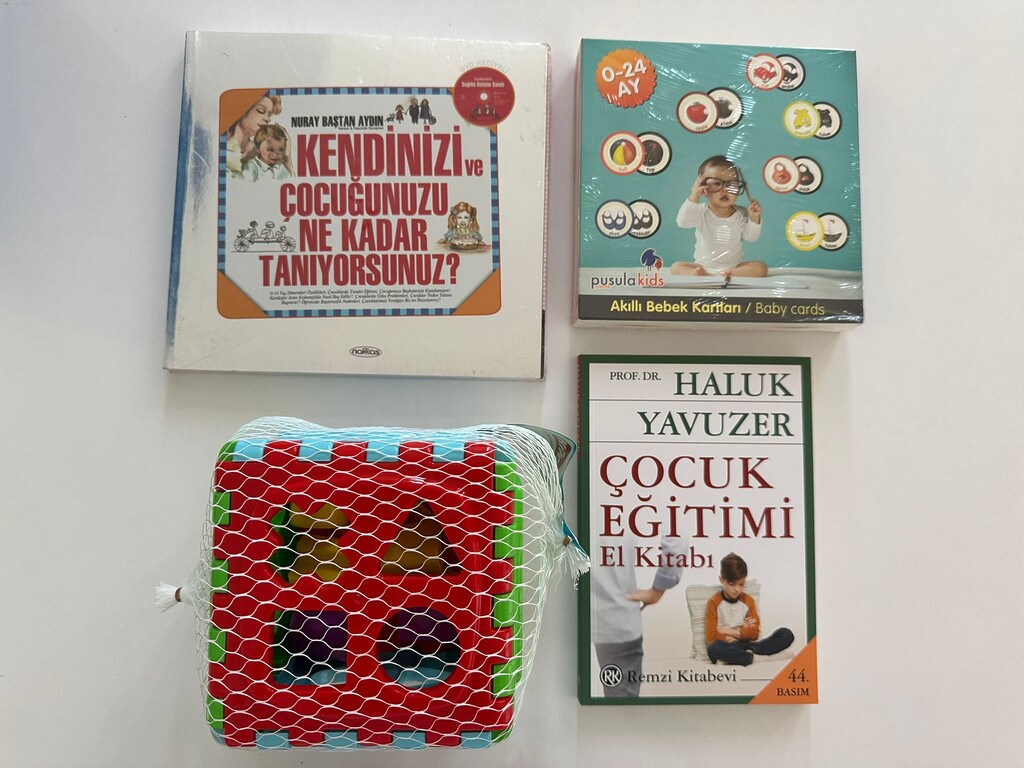 Çeşme Belediyesi’nden Anne-Çocuk Eğitim Paketi Desteği