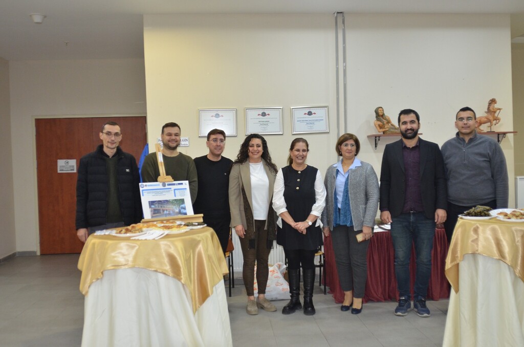 Ege Üniversitesi'nde, Anadolu'da atık yönetiminin tarihsel sürecini anlatan bir sergi düzenledi.