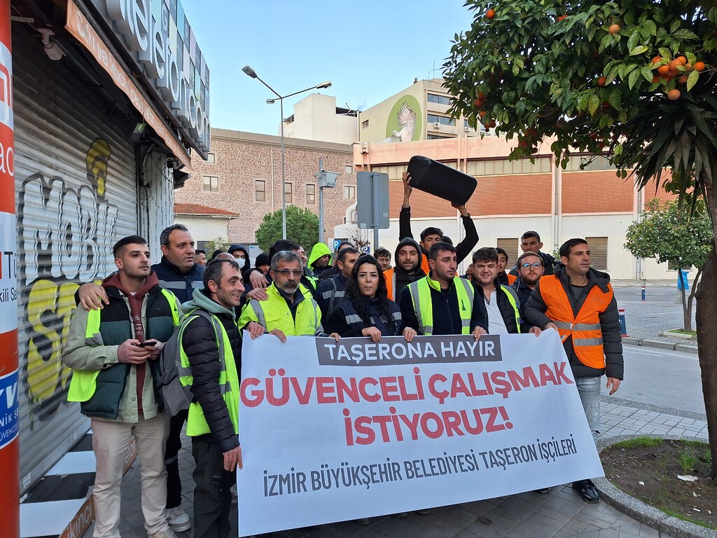 Eseray Temizlik Şirketi'ne bağlı taşeron işçiler güvenceli çalışma hakları için yürüdü