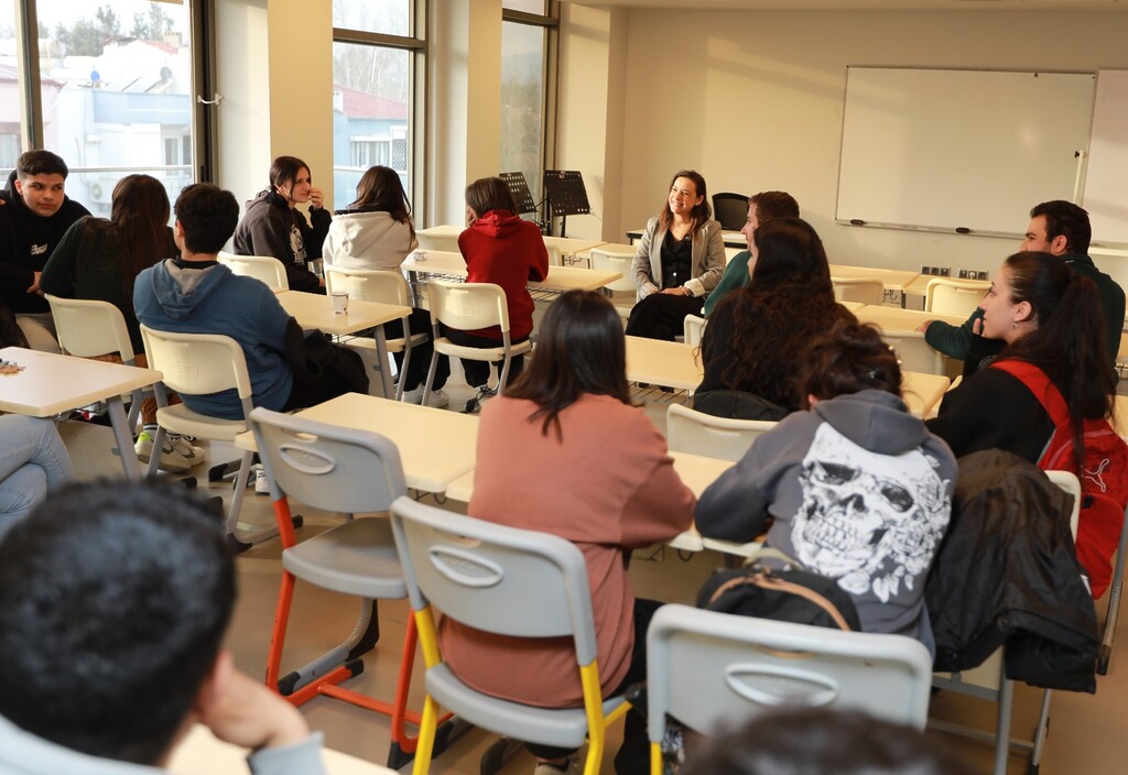 Efes Selçuk'ta Eğitim ve Sanatın Adresi: Prof. Dr. İsmail Aka Kütüphanesi