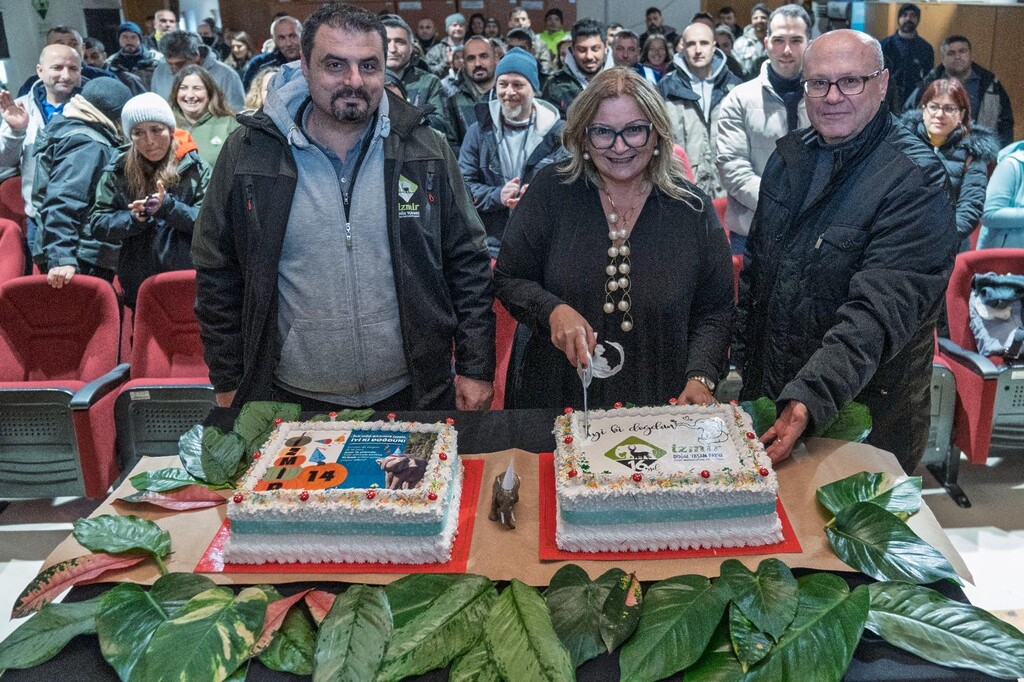 Fil İzmir 14. yaş gününü kutladı.