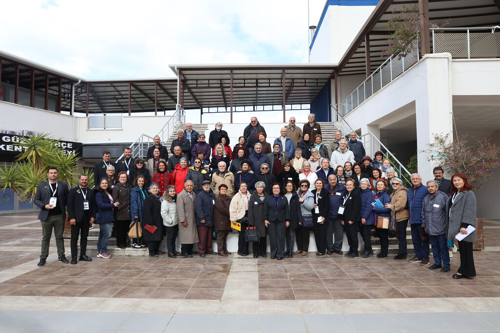 Güzelbahçe 3. Yaş Üniversitesi Eğitimlerine Başladı