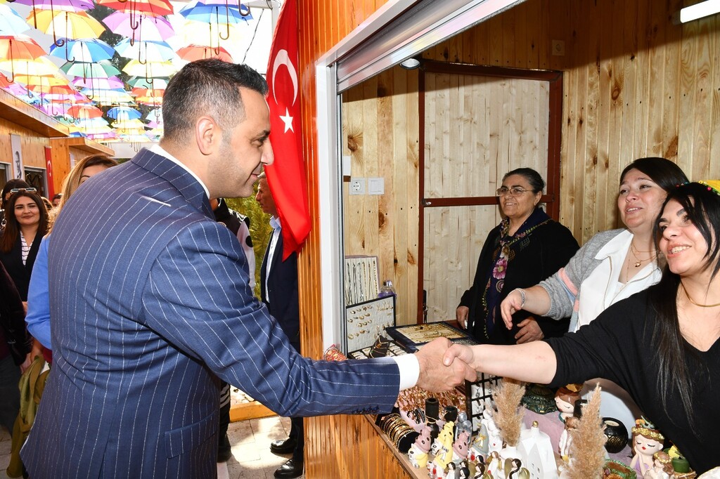 Başkan Onur Emrah Yıldız; "Bu sokak artık Neslican Tay'ın adını taşıyacak." 