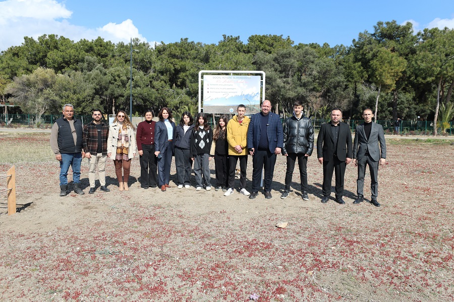 Menderes'te kum zambakları koruma altında.