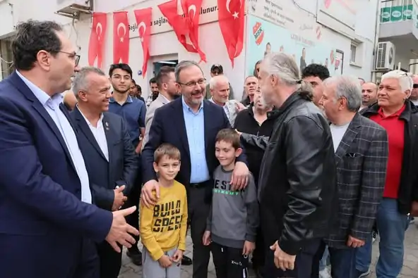 Eski Gençlik ve Spor Bakanı Dr. Mehmet Muharrem Kasapoğlu’ndan Çiğli Maltepespor Kulübü’ne Destek Ziyareti