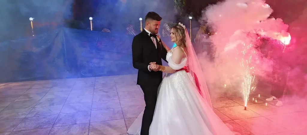 Menderes’te Yılın Düğünü! İlker Gür ve Özlem Sivri Görkemli bir törenle evlendi