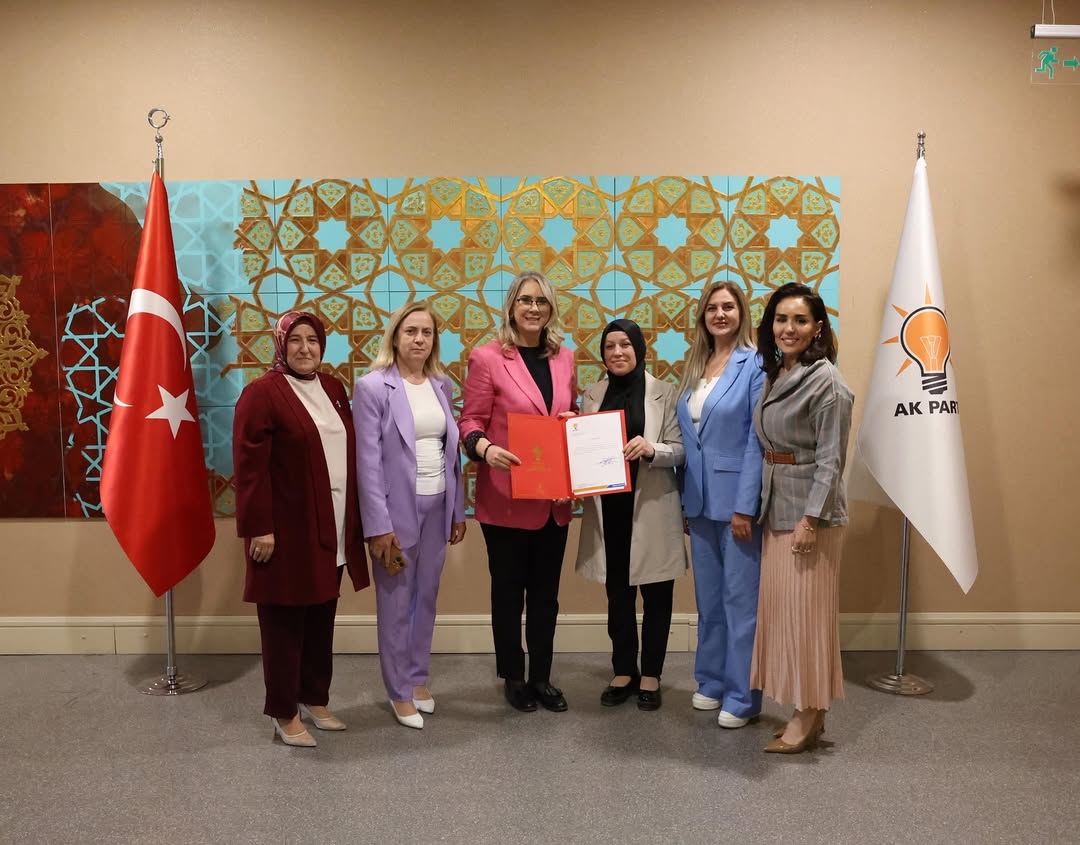 AK Parti Çiğli’de Kadın Kolları Selma Yolcu’ya Emanet