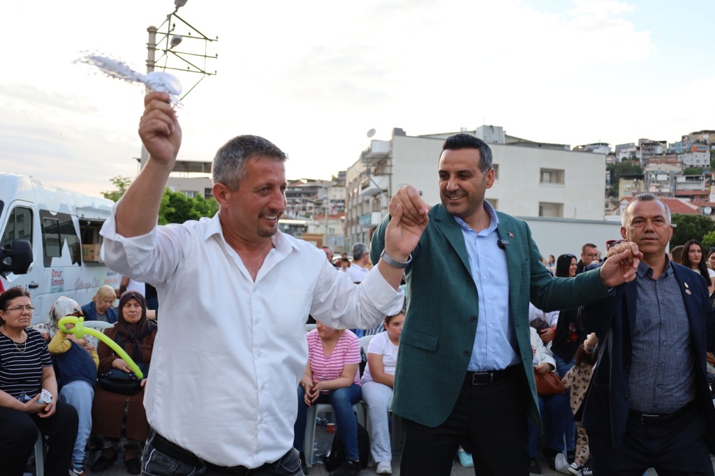 Çiğli Maltepe'de Hıdrellez Coşkusu: Binlerce Kişi Şenlikte Buluştu