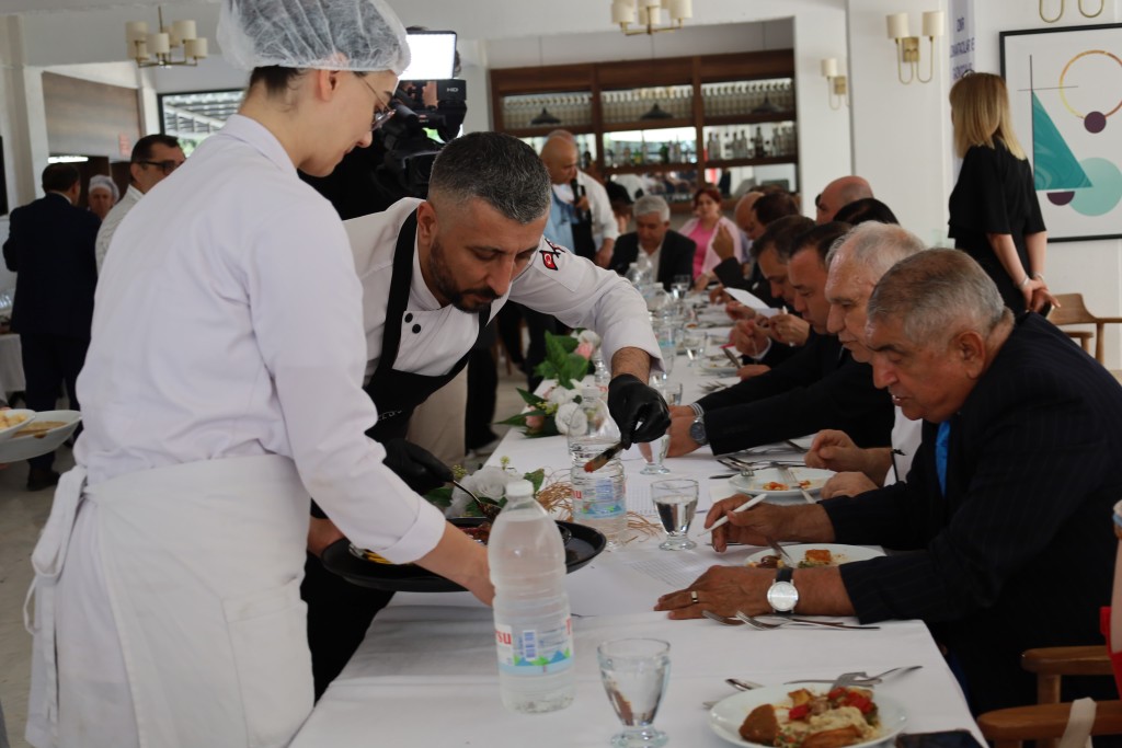 İzmir’de Lezzet Şöleni: Lokantacılar ve Gazinocular Odası’ndan Renkli Yarışma