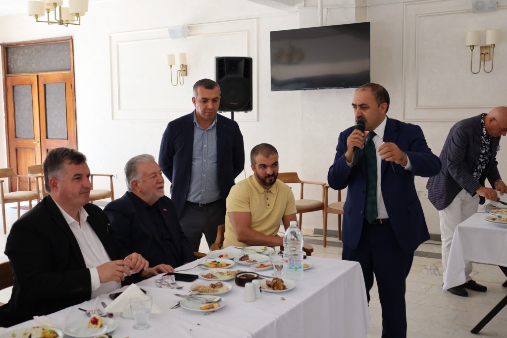 İzmir’de Lezzet Şöleni: Lokantacılar ve Gazinocular Odası’ndan Renkli Yarışma