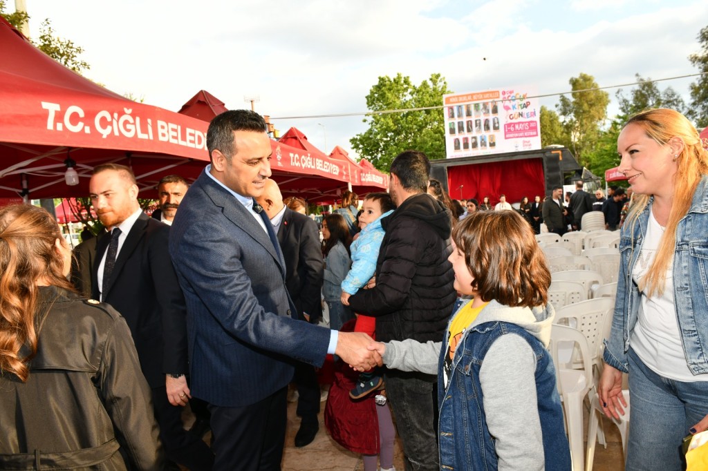 Çiğli Kitap Günleri Renkli Başlangıçla Kapılarını Açtı