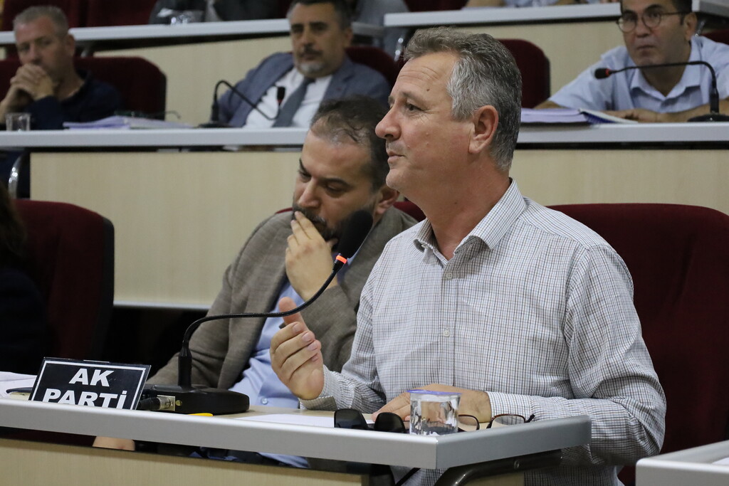 Çiğli Meclisi'nde Harmandalı Tartışması Büyüdü