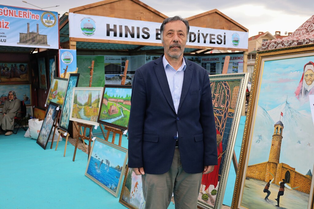 Fesih Özyurt, 16. Kişisel sergisini Çiğli'de açtı 