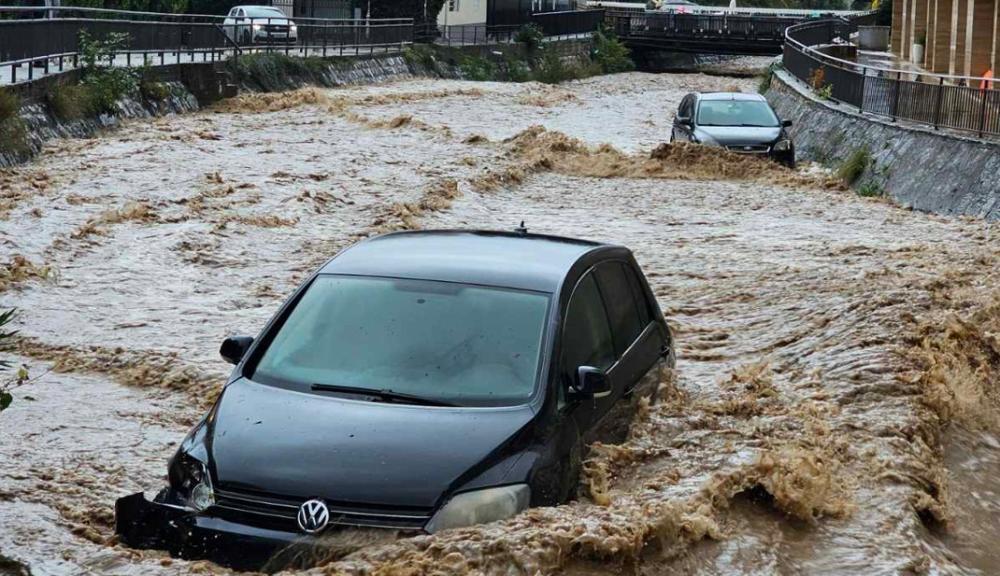 Budva Sel Altında Kaldı