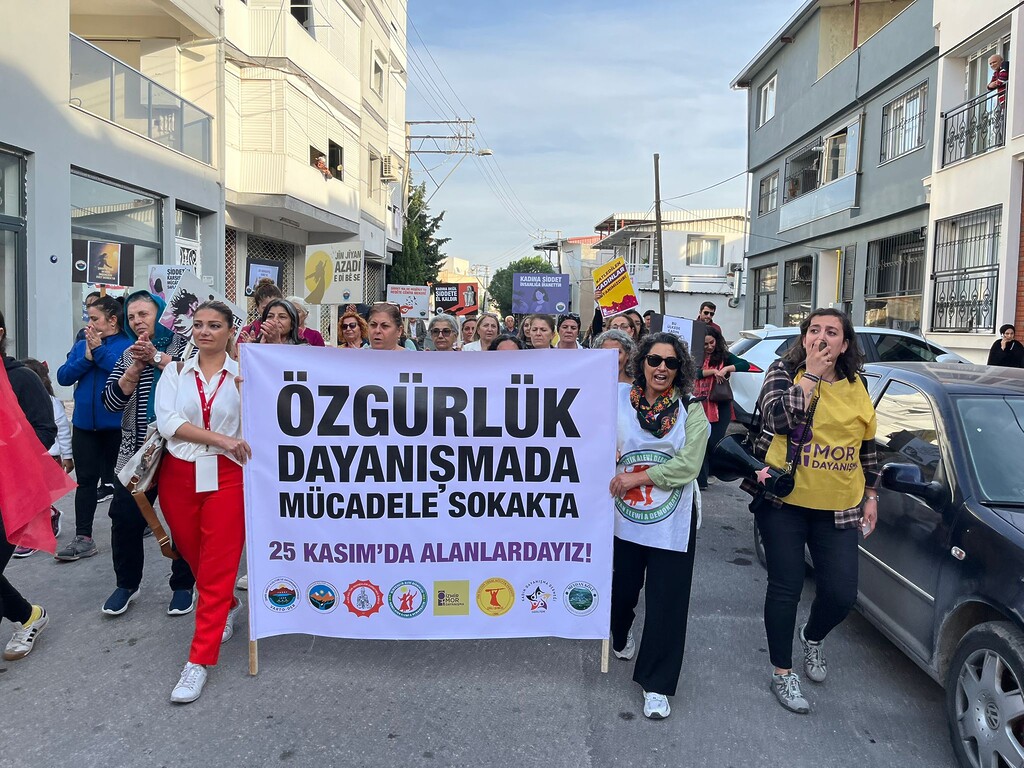 Çiğli'de 25 Kasım’a Doğru Kadın Mücadelesi Yükseliyor