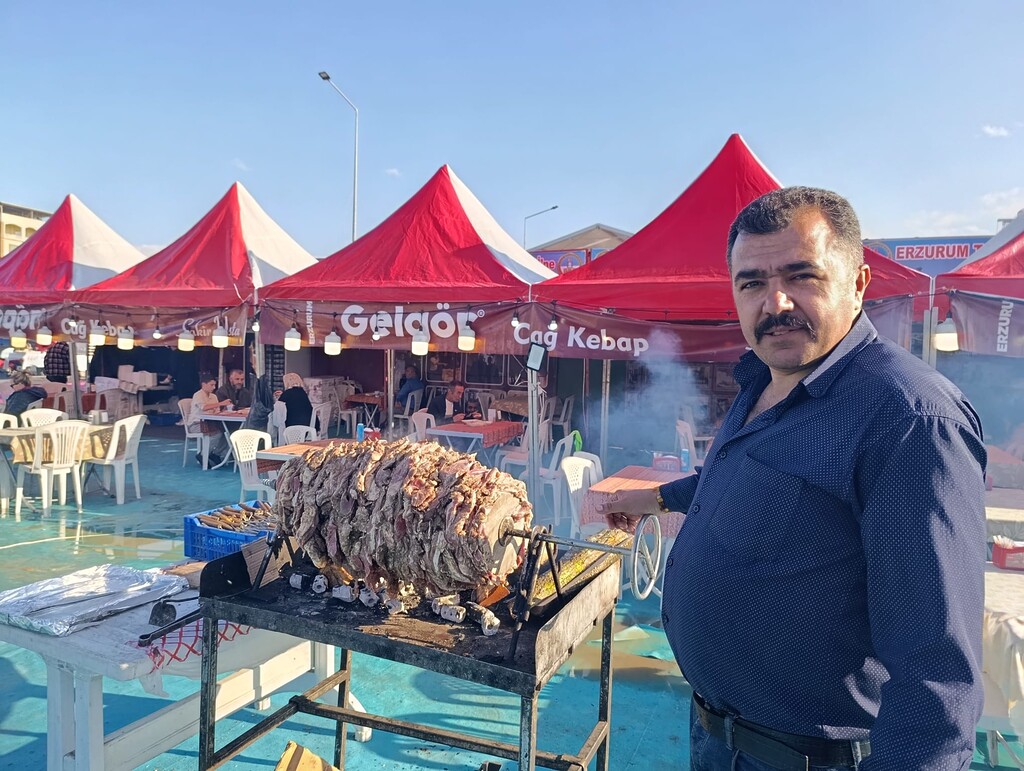 Erzurum'un en meşhur cağ kebapçısı Ali Sağsöz'le röportaj