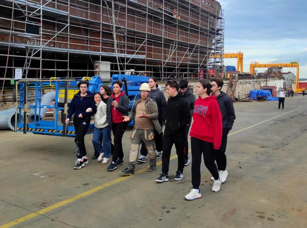 Gelibolulu Öğrencilere Tersane Gezisi