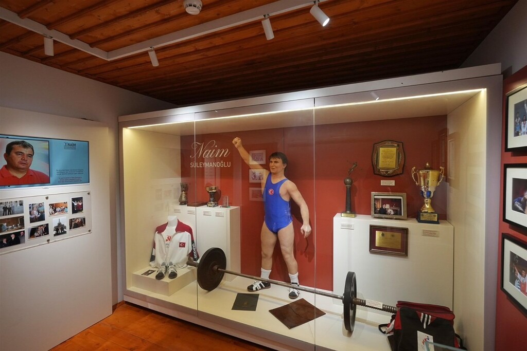 Naim Süleymanoğlu Anı Evi Bulgaristan’da Açıldı