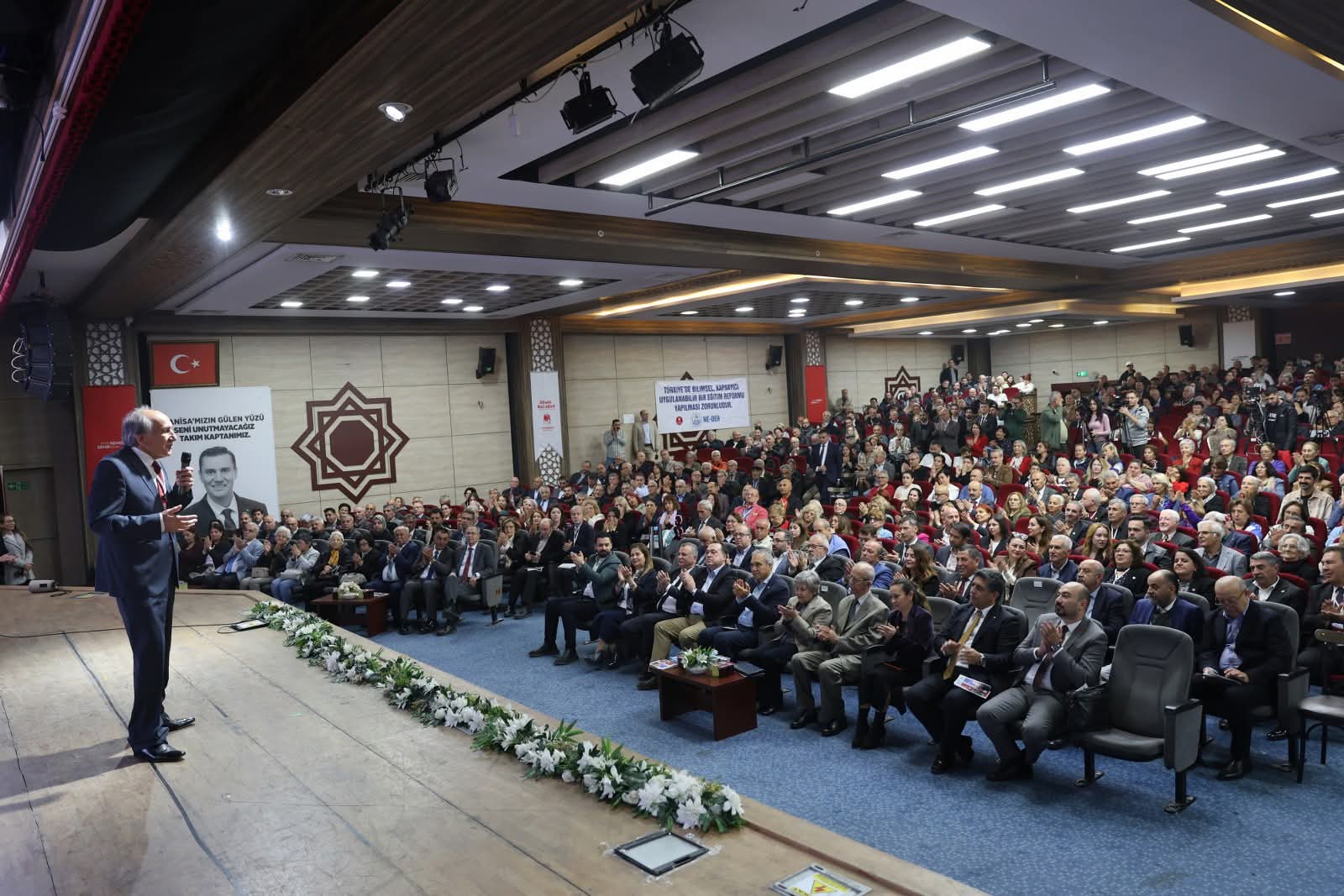 NE-DER EĞİTİM MEŞALESİNİ BU KEZ YUNUSEMRE’DE YAKTI
