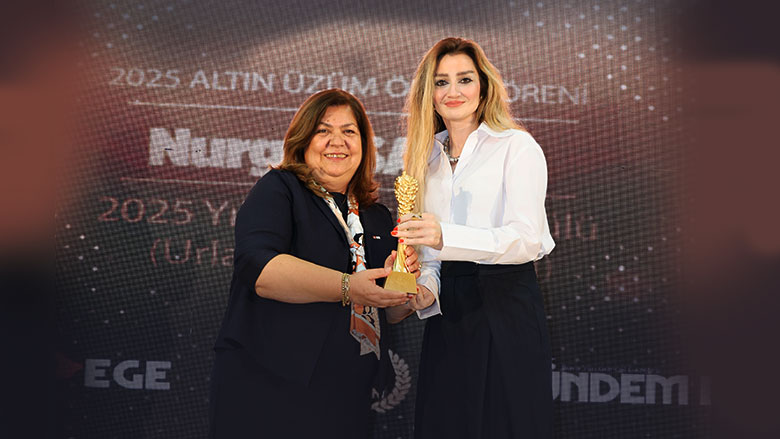 3. Altın Üzüm Ödülleri’nde Urla Kızılay Başkanı Nurgül Saltık 2025 Yılı İyilik Elçisi Seçildi