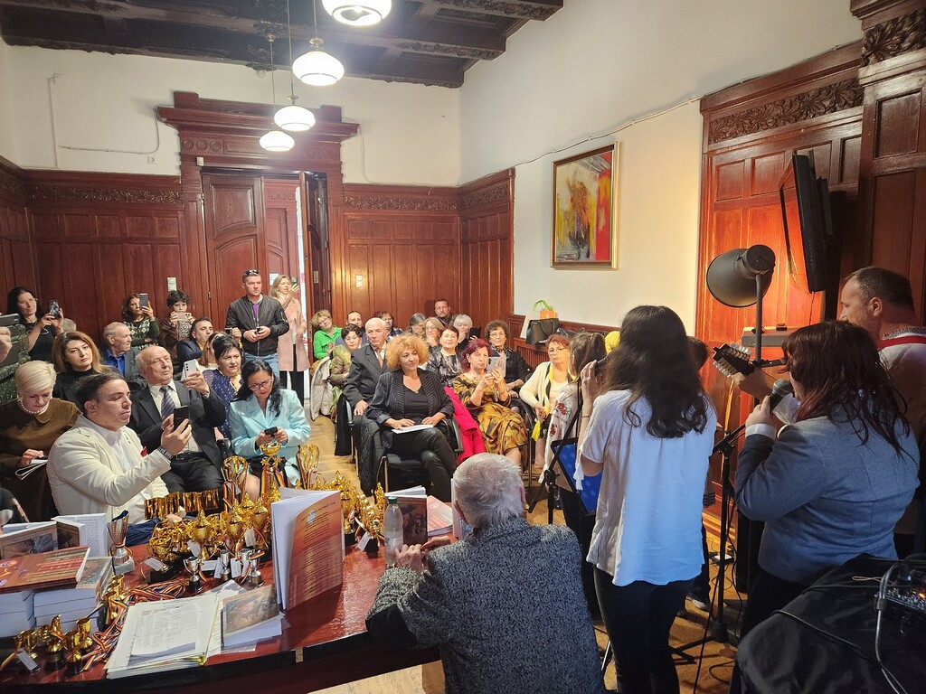 Manisalı Şair Aytekin Karapaça Ödüle Doymuyor