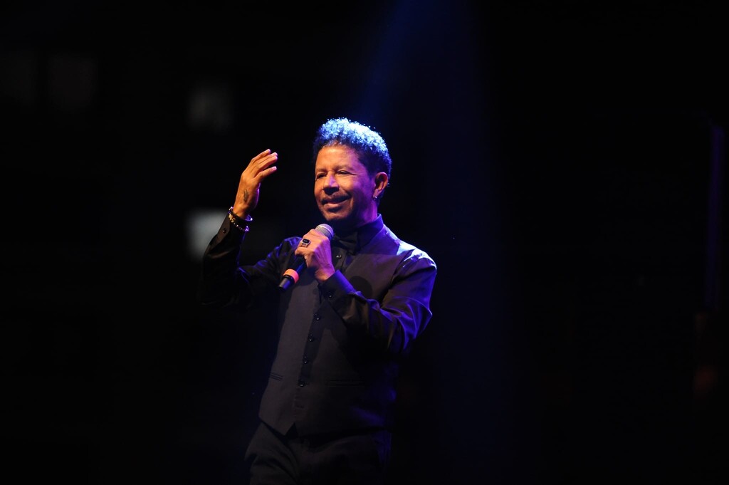 Karşıyaka Yeni Yıl Festivali’nde Mansur Ark rüzgarı