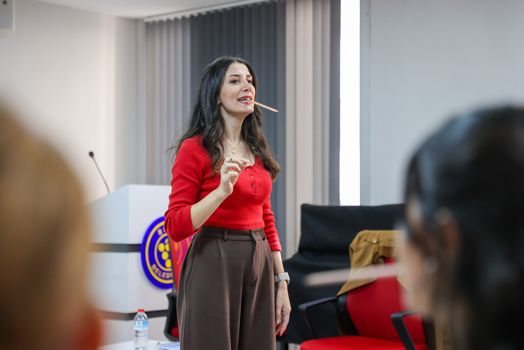 Buca Belediyesi’nden diksiyon ve sunuculuk kursu