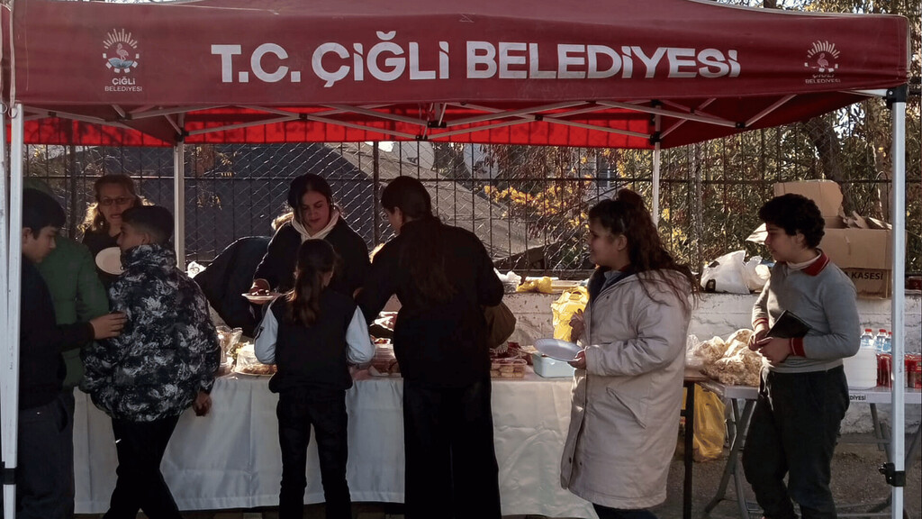 Güzeltepe İlkokulu ve Ortaokulu'ndan Dayanışma Kermesi