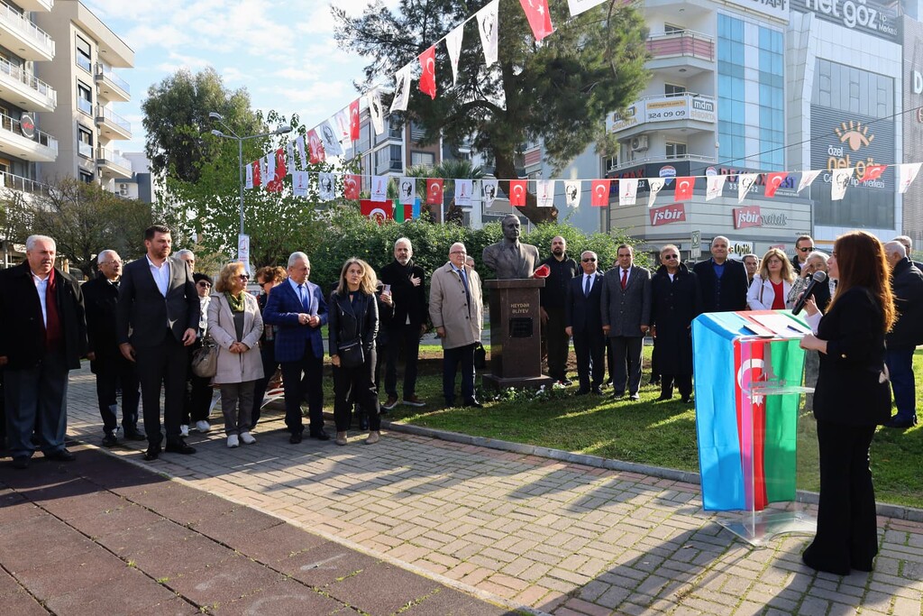 Haydar Aliyev Karşıyaka'da anıldı