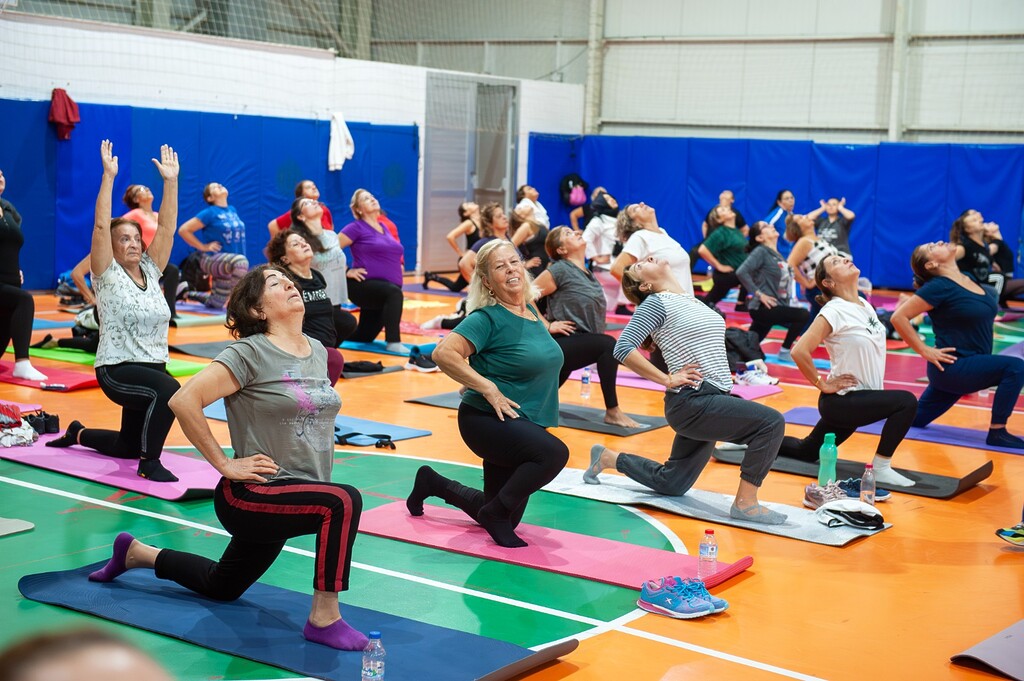 Karşıyaka’da sağlıklı yaşama spor desteği