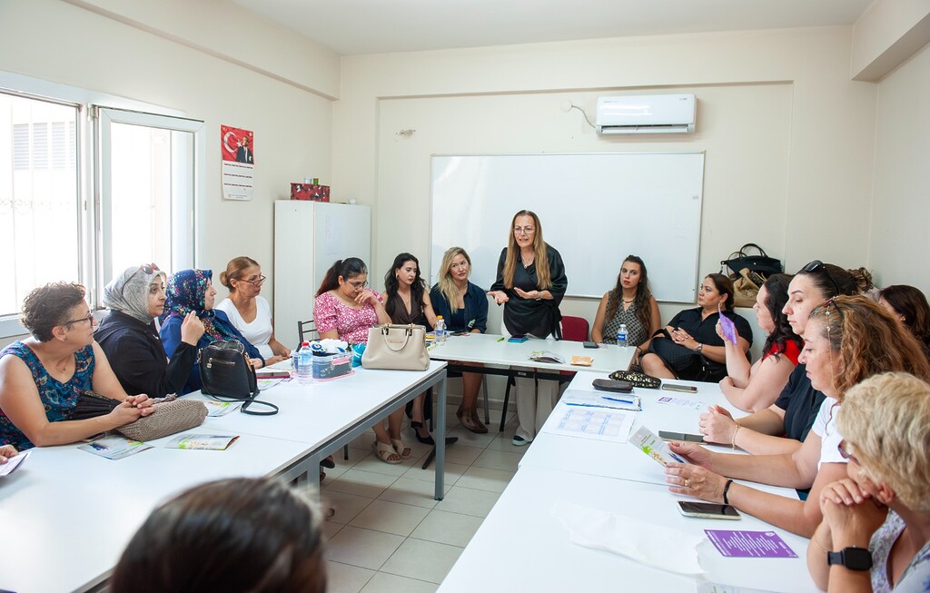 “Kadın Gücü” Karşıyaka’ya yayıldı!