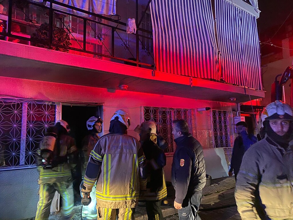 İzmir İtfaiyesi Buca’da yangına müdahale etti