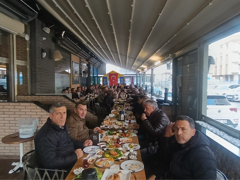 Ege Bölgesi Erzurum Dernekler Birliği Federasyonu'ndan Yeni Yıl İstişare Kahvaltısı