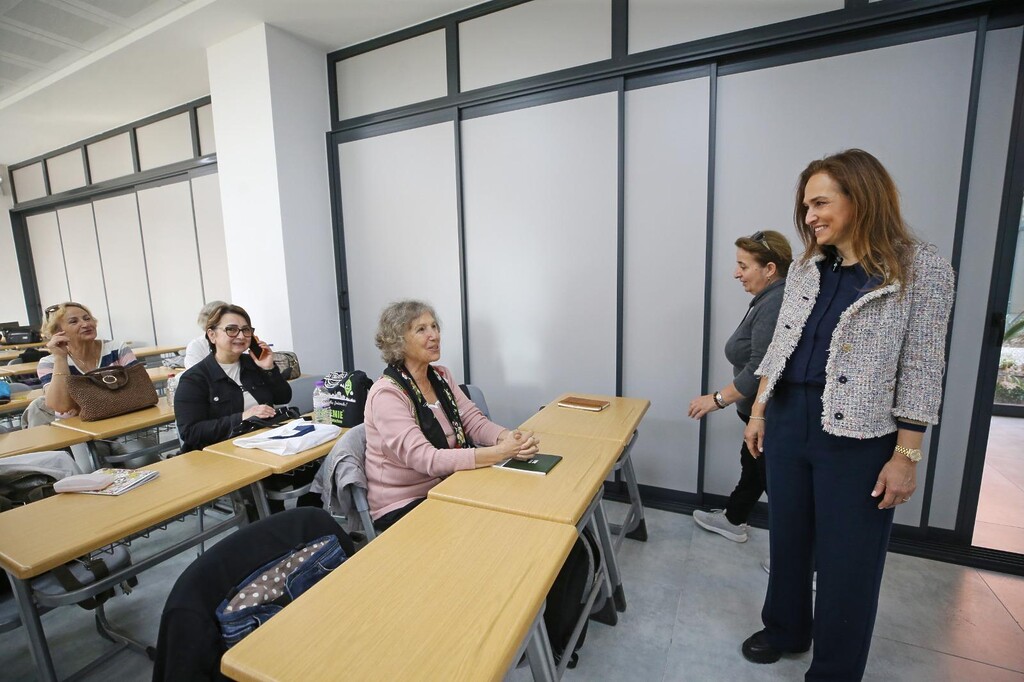 Karşıyaka’nın 3. Yaş Üniversitesi’nde 2. dönem başladı