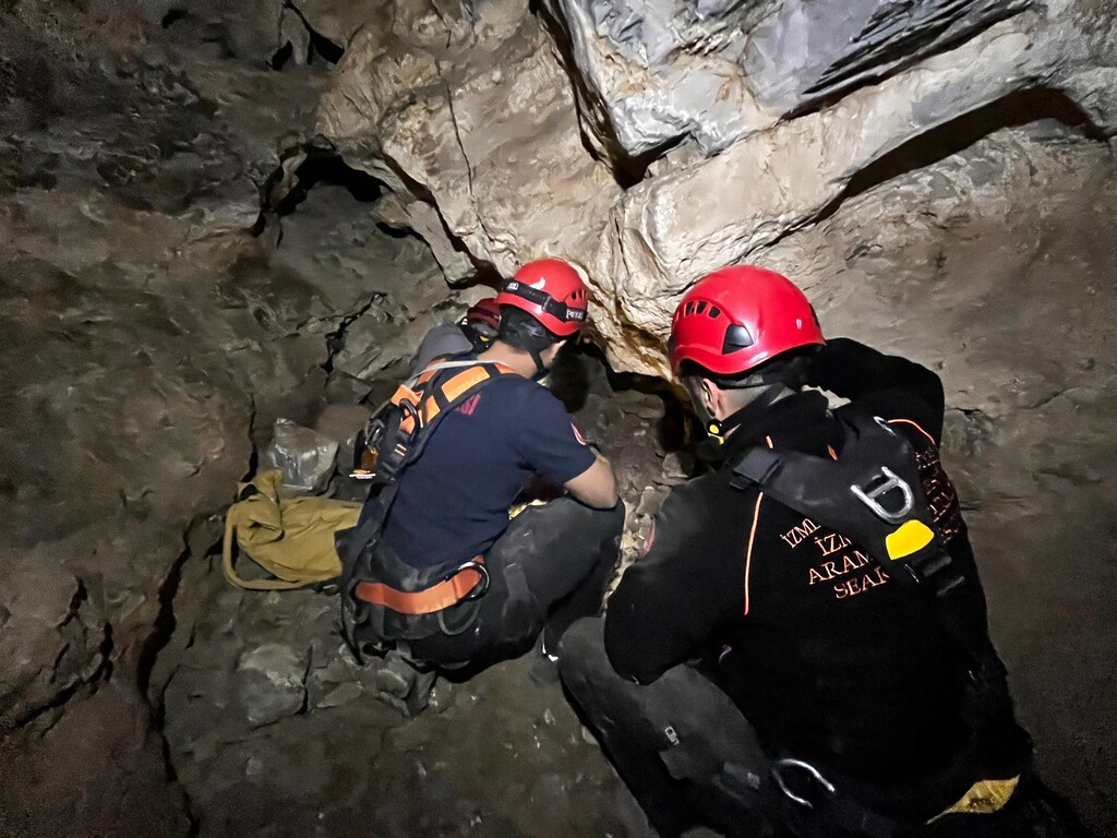 Selçuk’ta mağarada 9 saatlik kurtarma seferberliği