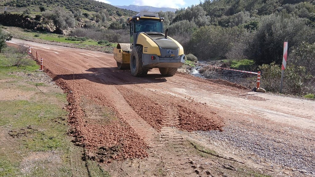 Büyükşehir, aşırı yağış sonrası kapanan yolları bir bir açıyor