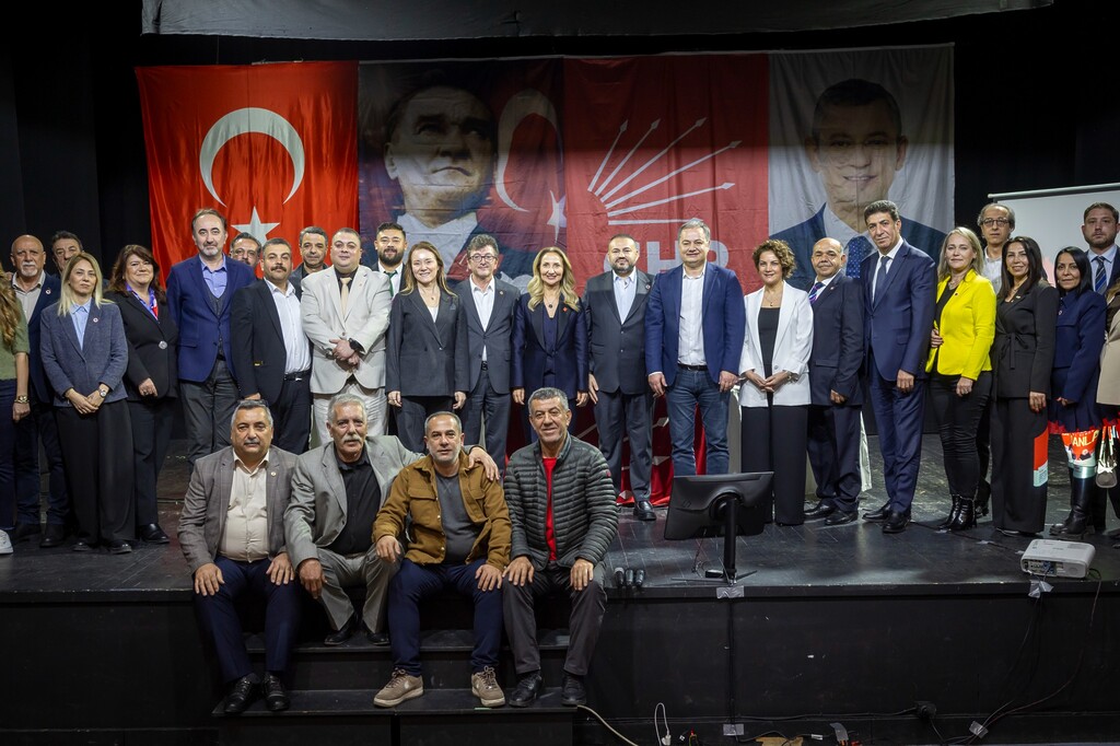 Romanların sesi Konak’tan yükseldi